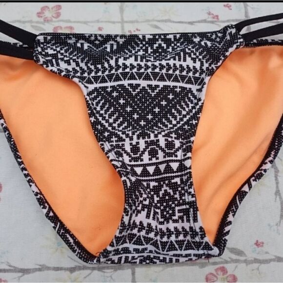 XHILARATION Women's Multicolored Strips Loned Swim Hipster Bikini Bottom SP - Picture 1 of 5